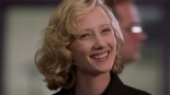 Wulkan: Amy Barnes (Anne Heche).