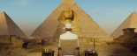 Śmierć na Nilu: Podziwiając Sfinksa.